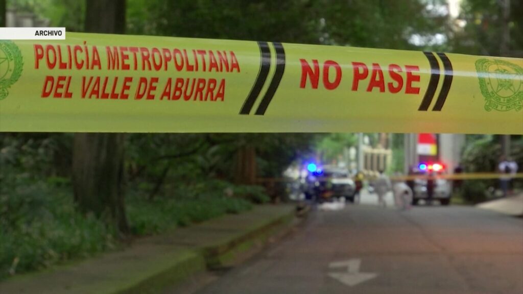 Un adulto mayor en Medellín golpeó a su esposa hasta la muerte con una alcancía de barro