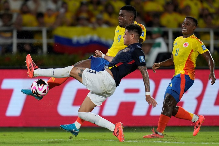 ¡No ha cesado la horrible noche! Colombia cayó ante la selección de ecuador