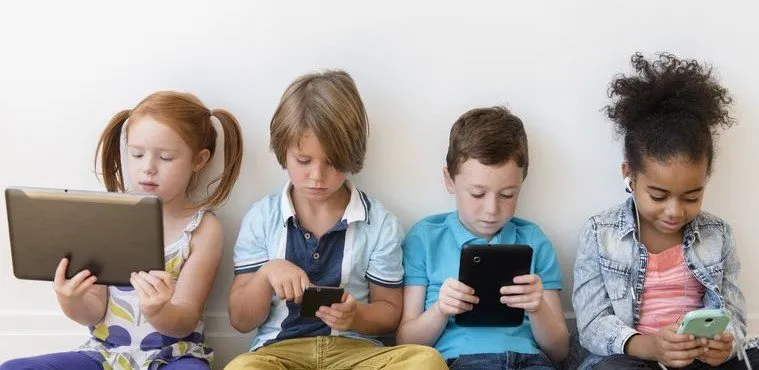 Congreso y mintic proponen regular el uso de las redes sociales a menores de edad