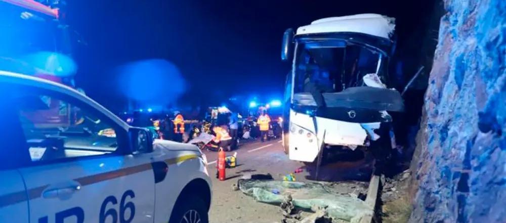 ¡Tragedia en francia! Un bus chocó, dejando más de 40 heridos y dos colombianos perdieron la vida