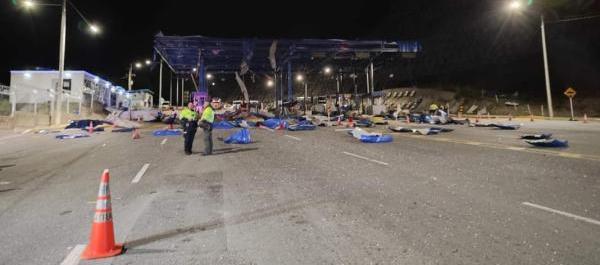 Dos policías y un civil resultaron heridos en un atentado terrorista en un peaje en norte de santander