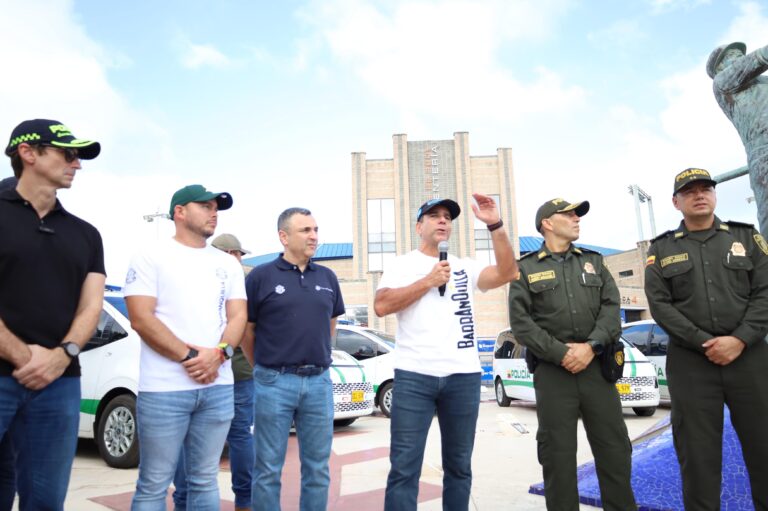 Más herramientas para la Policía: alcalde char entregó otros 20 cai móviles a la operación