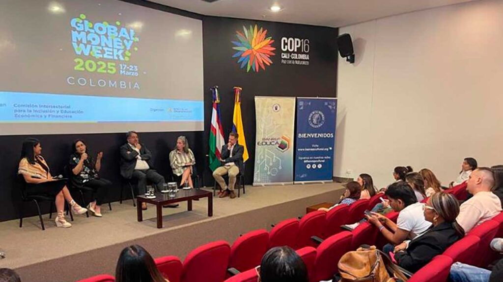 Gobierno impulsa ‘Nueva Pangea’, una estrategia de educación financiera para más de 100 mil estudiantes
