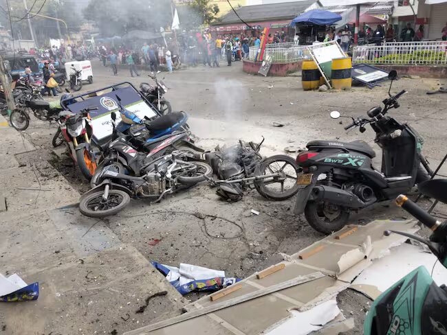 Una escalada terrorista en el Cauca dejó un militar muerto y por lo menos otras 88 personas heridas