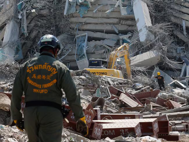 Un sismo de magnitud 7,7 sacudió a Birmania en la madrugada de este viernes