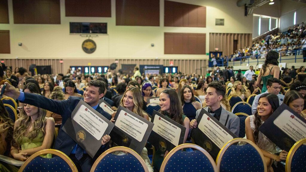 Más de 1300 graduandos se unieron a la comunidad de egresados Uninorte