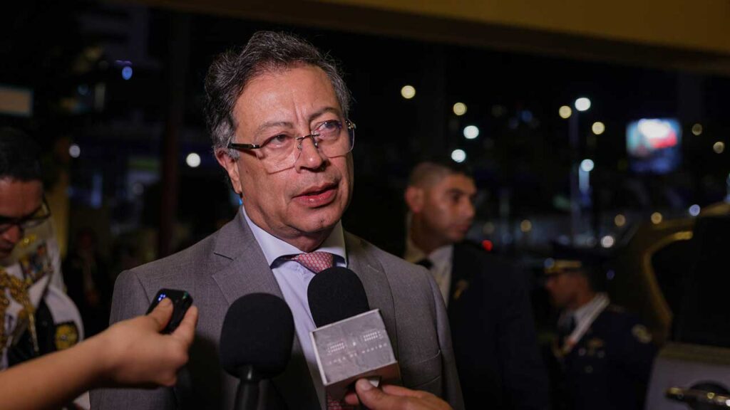 “Actuar en bloque y abrirnos al mundo”, propuesta del presidente Petro a Latinoamérica para enfrentar coyuntura arancelaria