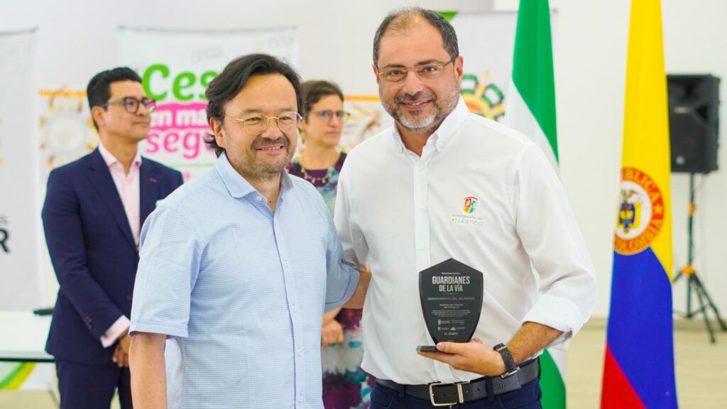 Instituto de Tránsito del Atlántico recibió un reconocimiento nacional por su compromiso con la seguridad vial