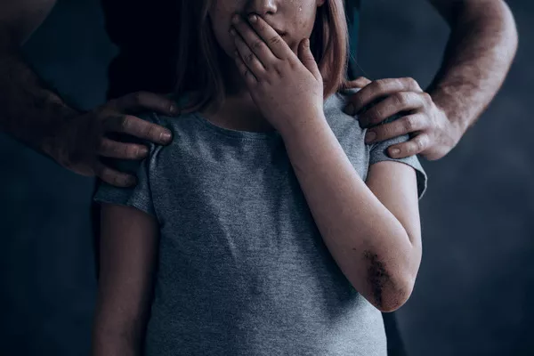 Fue enviado a la cárcel un hombre señalado de abusar sexualmente de su hijastra