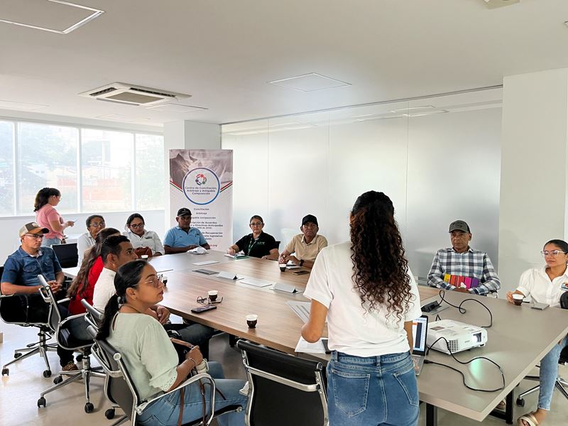 Gobernación de Sucre avanza en la conformación del Clúster Apícola