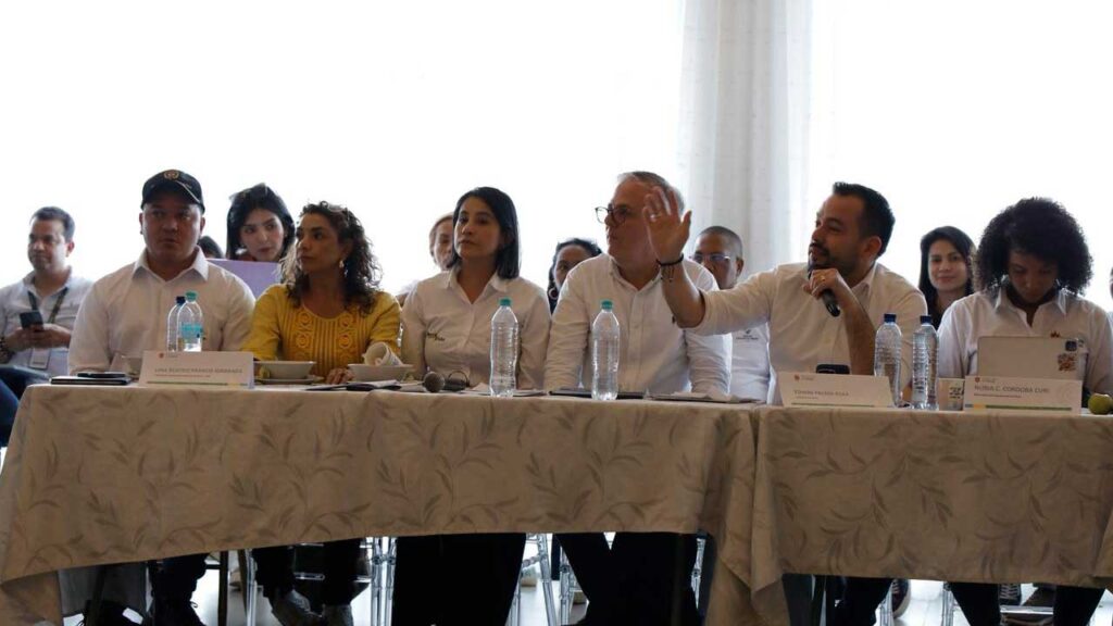 Pequeña central hidroeléctrica beneficiará a 27.500 usuarios de Acandí y Unguía, Chocó, con energía permanente