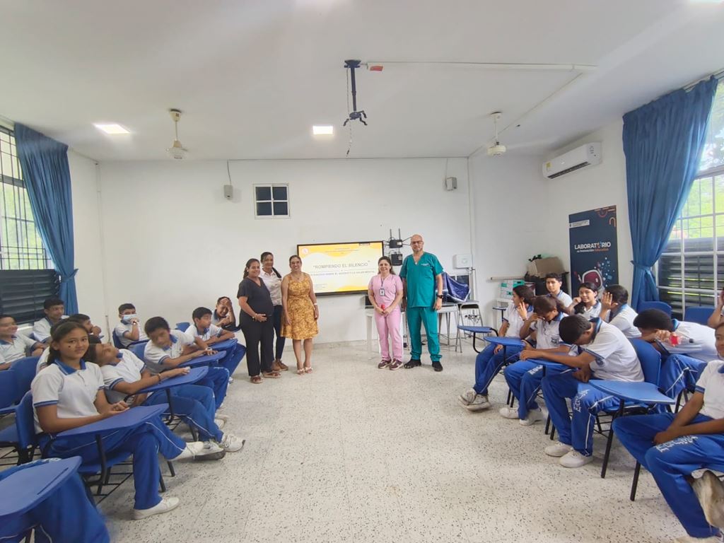 Jóvenes de la Institución Educativa Juanita García de Sincelejo reciben herramientas emocionales para prevenir el suicidio