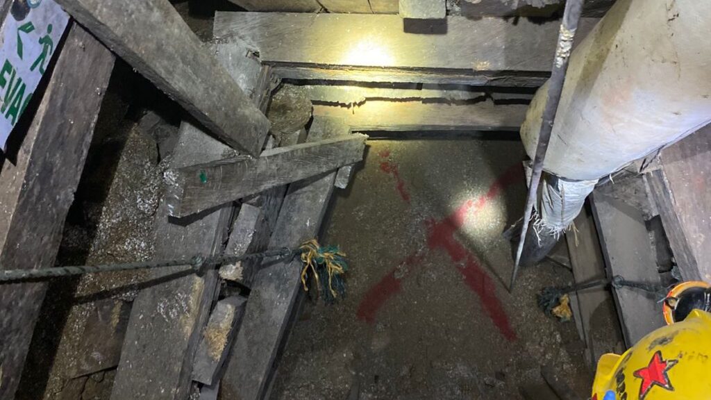 ¡Emergencia en una mina de Antioquia! Colapsó la entrada y 23 mineros están atrapados
