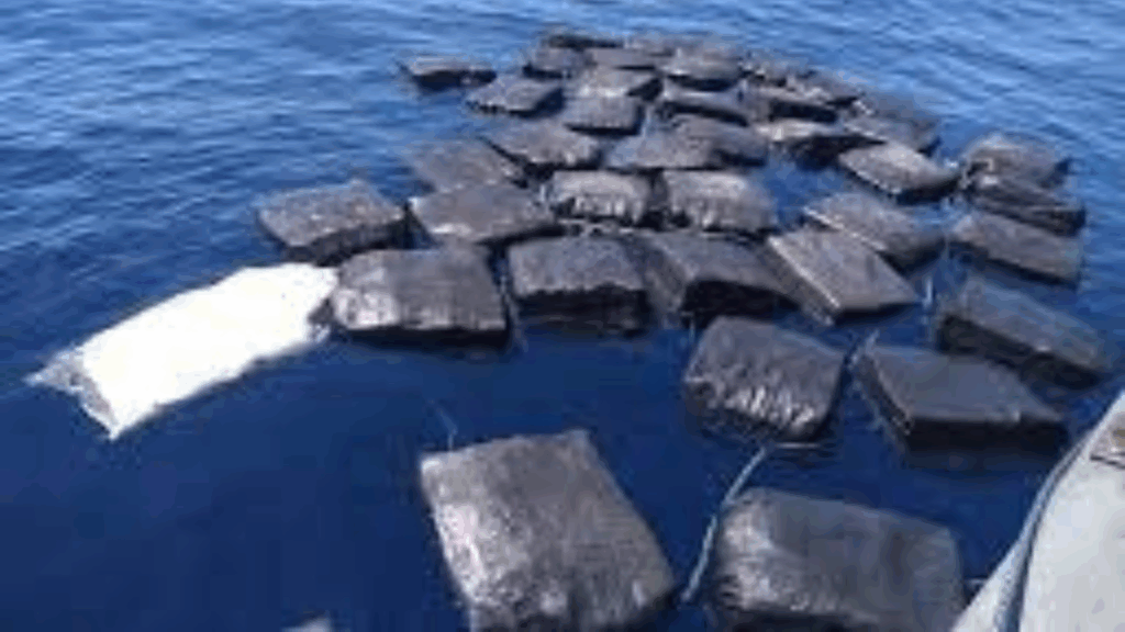 Hallan cargamento de cocaína flotando en el mar en Juan de Acosta, Atlántico