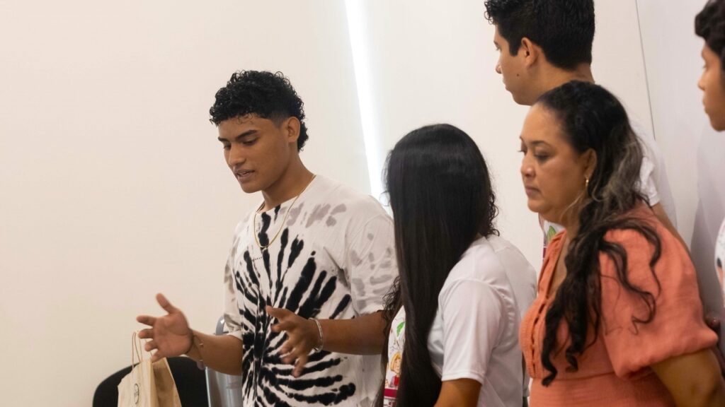 Ensamble filosófico permite a jóvenes reflexionar sobre ética, política y arte
