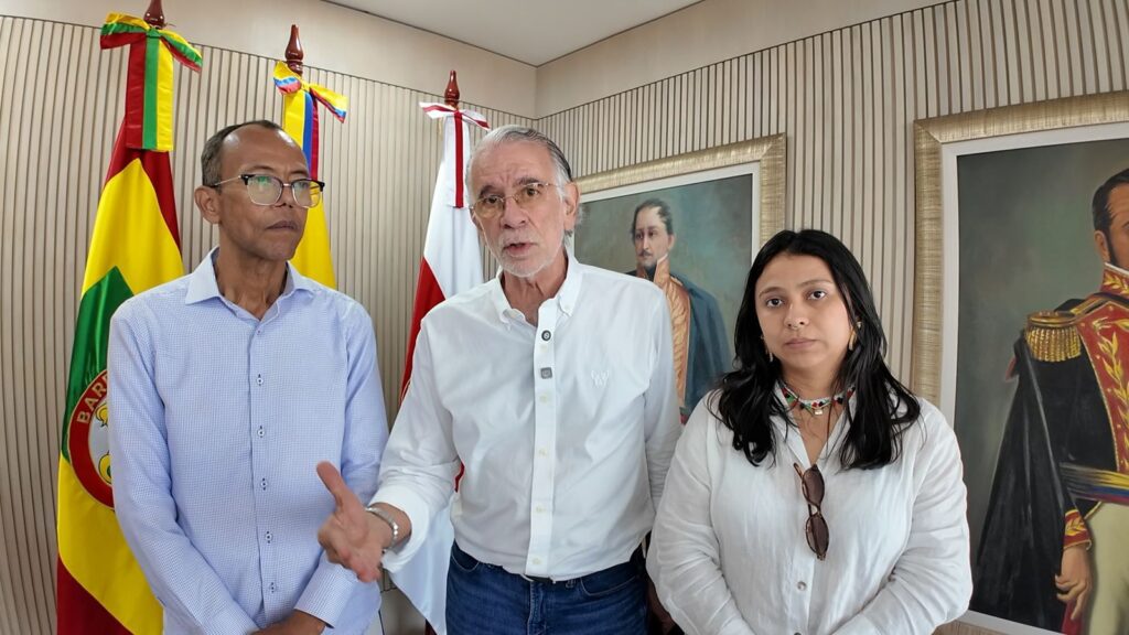 Gobernador Eduardo Verano recibe al nuevo rector de la Universidad del Atlántico, Rafael Castillo