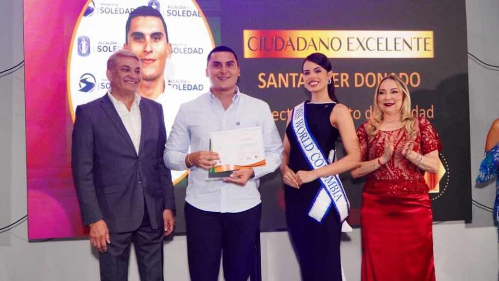 Director del Instituto de Tránsito recibe reconocimiento a la ‘Excelencia Ciudadana’