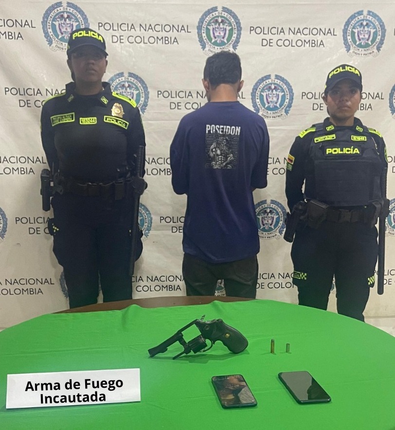 Adolescente armado fue aprehendido por la Policía en el barrio Villa Rica