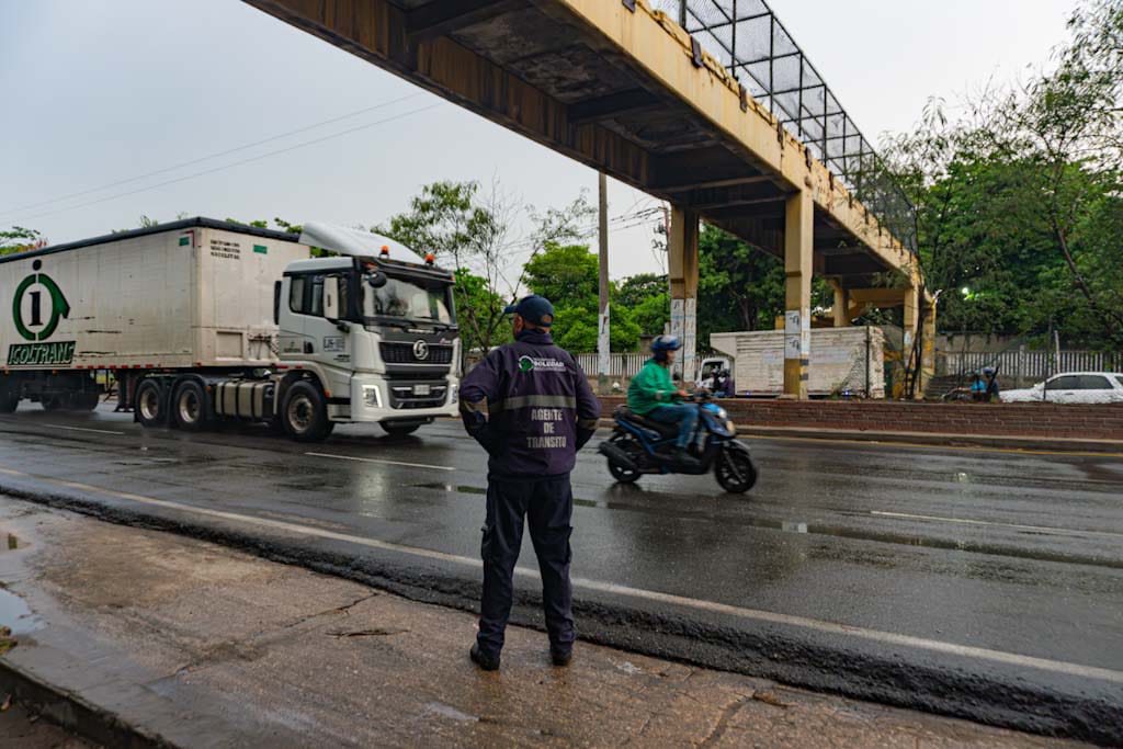 Alcaldía de Soledad reitera intervención urgente del puente peatonal INEM–ITIDA por riesgos a la comunidad educativa