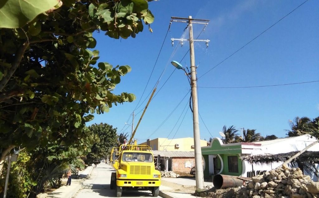 Este domingo 5 de abril: Labores de lavado de aisladores en Puerto Colombia