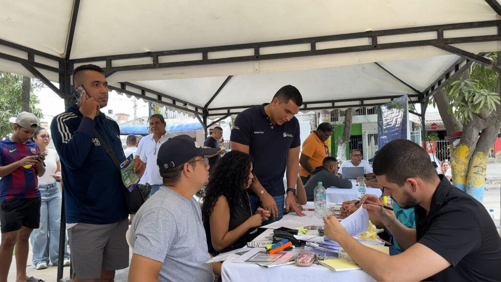 En su primer día, ‘Licenciatón’ benefició a más de 300 ciudadanos y proyecta ampliar el acceso a todos los soledeños