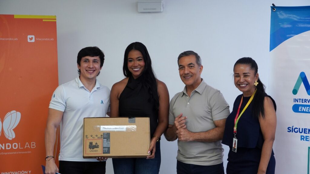 Air-e fortalece el liderazgo comunitario y emprendimiento con exreinas populares del Carnaval de Barranquilla