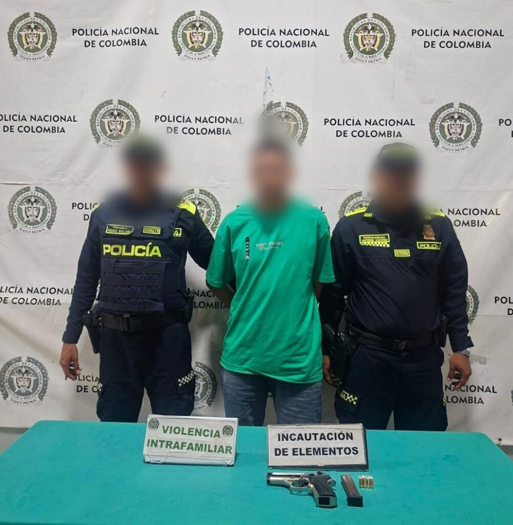 Captura por violencia intrafamiliar e intimidación con arma en el barrio la playa