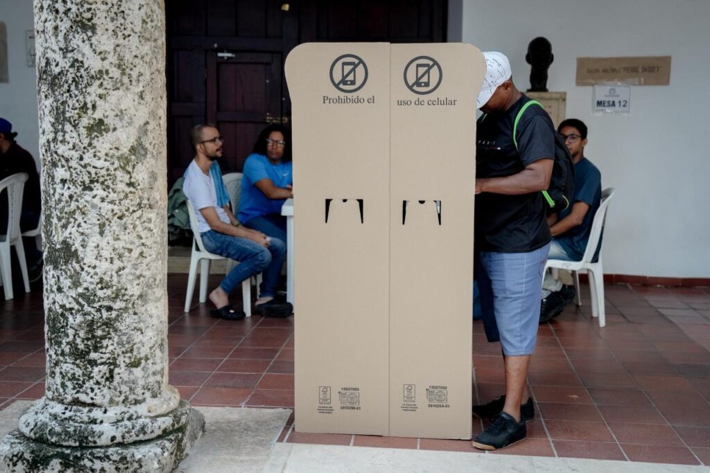 Bolívar da apertura a la jornada electoral con llamado a votar en paz y tranquilidad