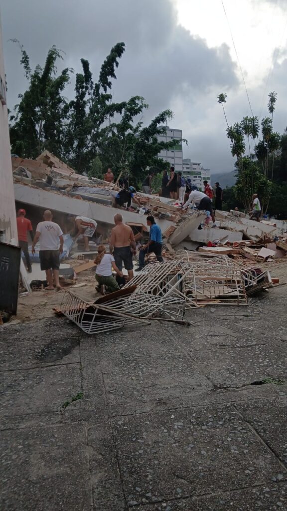 Fuerte terremoto sacudio a Venezuela y se siente en varias regiones de Colombi