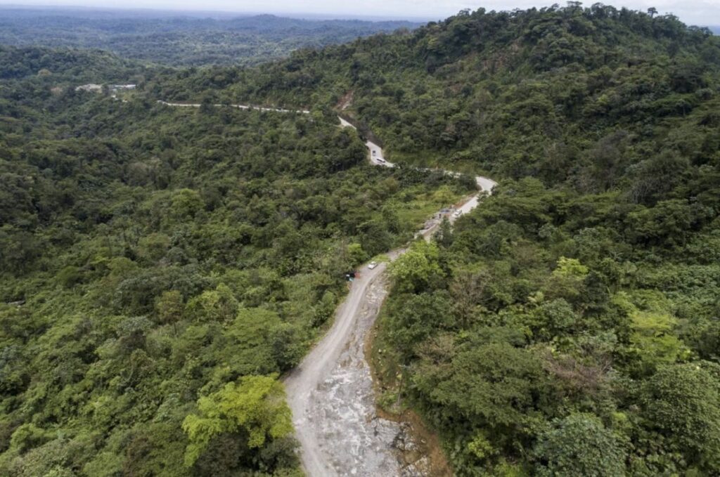 ELN habría secuestrado a 39 personas en la vía Quibdó–Carmen de Atrato; Ejército despliega operativo