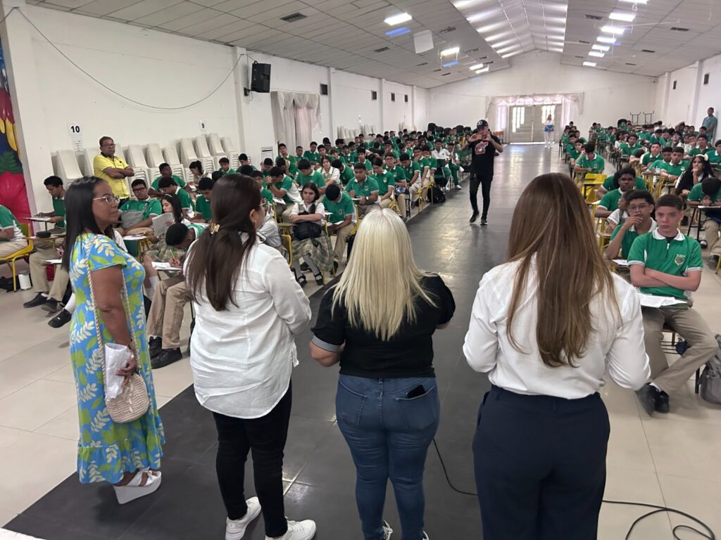 ¡Soledad cree en ustedes! Alcaldesa y secretaria de Educación motivan a  7.276 estudiantes para las Pruebas Saber 11