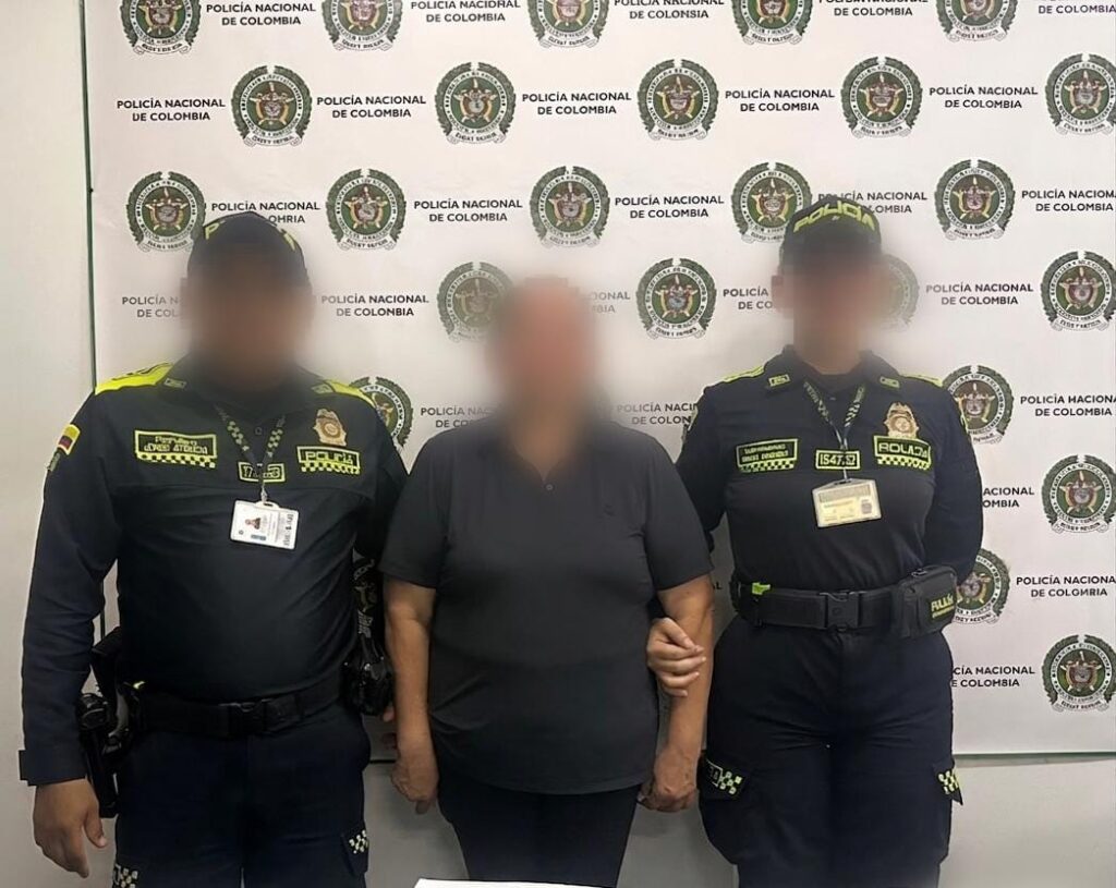 Capturado en el aeropuerto Ernesto Cortissoz persona requerida por concierto para delinquir, estafa agravada y tráfico de migrantes