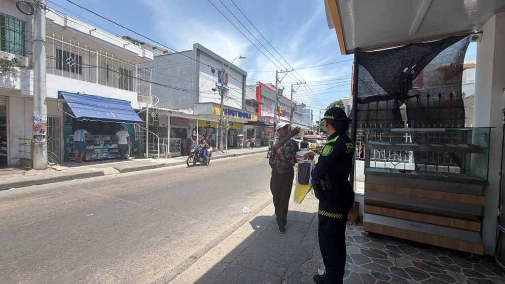Policía Militar fortalece acompañamiento a comerciantes en el centro de Barranquilla