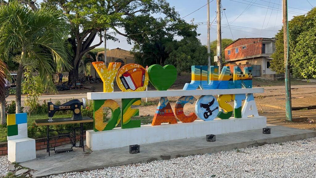 Fuerte lluvia en Juan de Acosta deja techos destechados, árboles caídos y viviendas afectadas