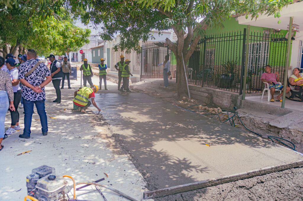 La María sigue avanzando: Alcaldía de Soledad adelanta la pavimentación de la calle 24
