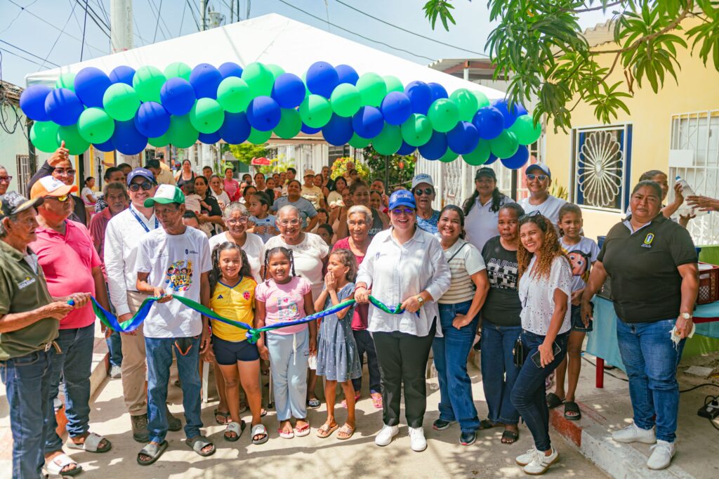 Barrio 7 de Agosto celebra su aniversario con cinco calles nuevas: la alcaldesa Alcira Sandoval entregó una transformación que mejora la calidad de vida de sus habitantes