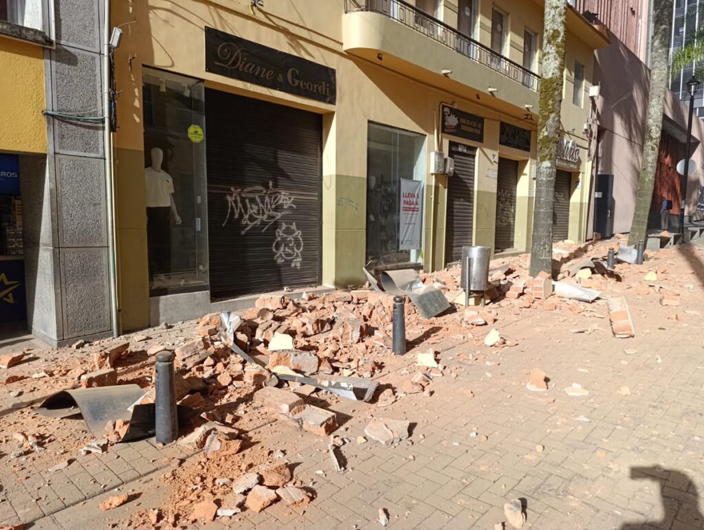 Fuerte temblor sacudió a Colombia este lunes