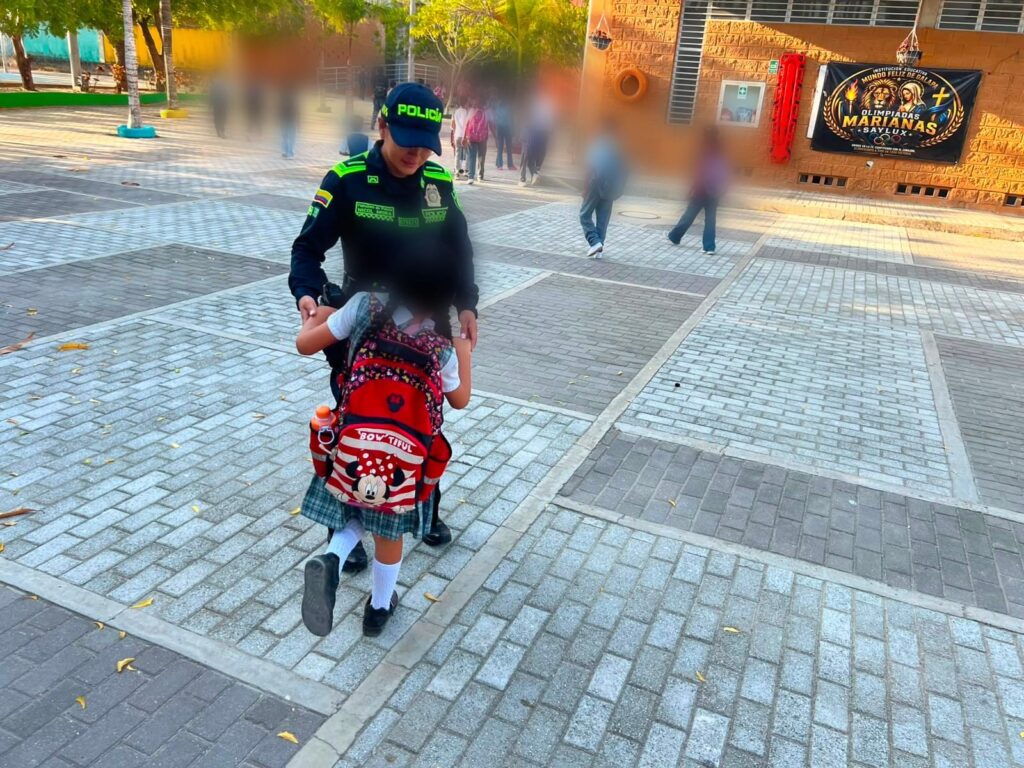 Policía nacional se anticipa al delito y fortalece la seguridad en los entornos escolares de Barranquilla