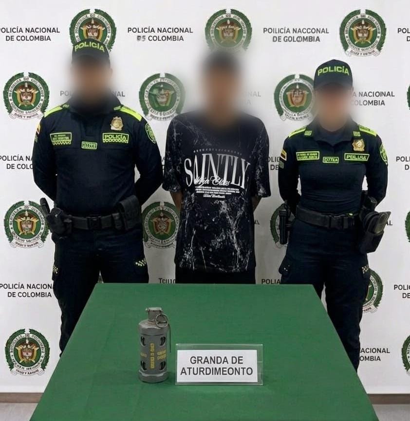 En medio de un registro, Policía captura a una persona con granada en el municipio de Malambo