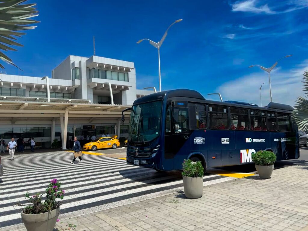 Alcaldía de Barranquilla y Transmetro disponen de nueva ruta alimentadora hacia el Aeropuerto Ernesto Cortissoz
