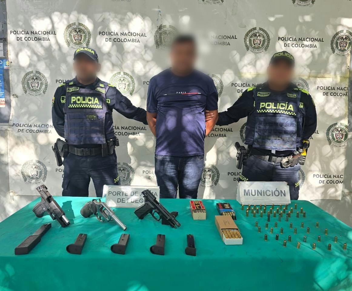 Golpe a la extorsión en Barranquilla: capturado alias ‘el negro’ con armas de fuego municiones y $30 millones en efectivo